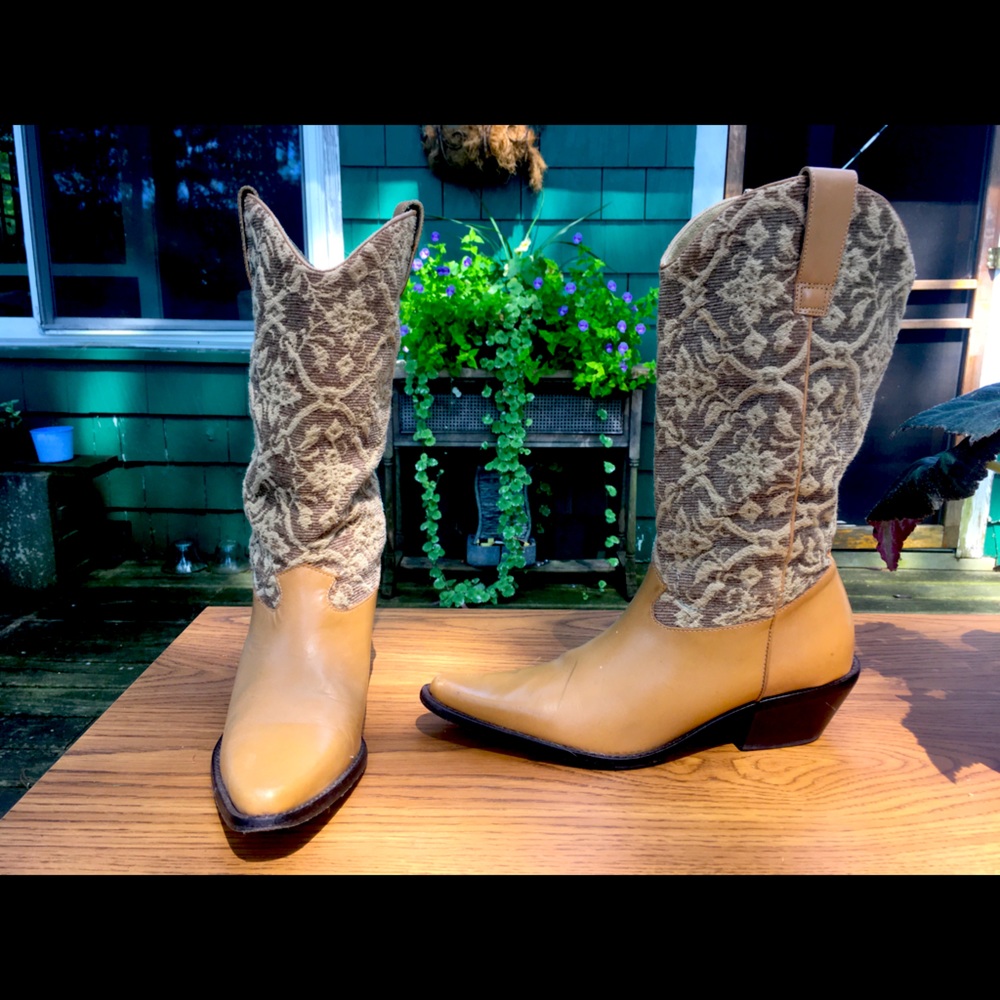Vero Cudio Tapestry Cowboy Boots